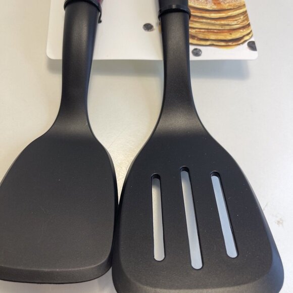 New KitchenAid Purple Boysenberry Plum 2 Piece Lifter Turner Set (HBRA) - Picture 5 of 5